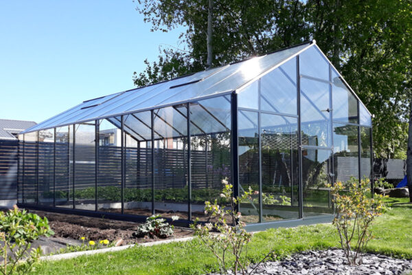 SANUS lietuviškas šiltnamis su stiklo danga - Kiemo sprendimai