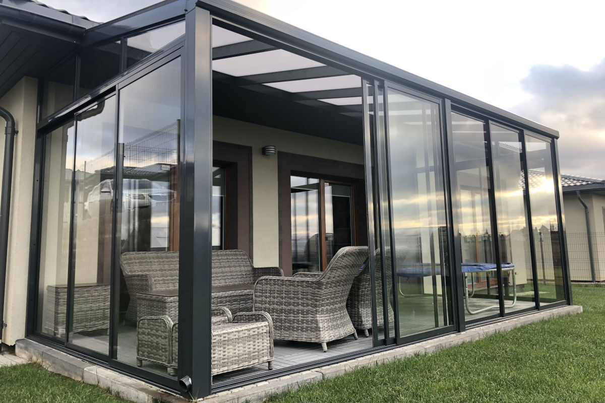 Rėminė stumdoma sistema verandai